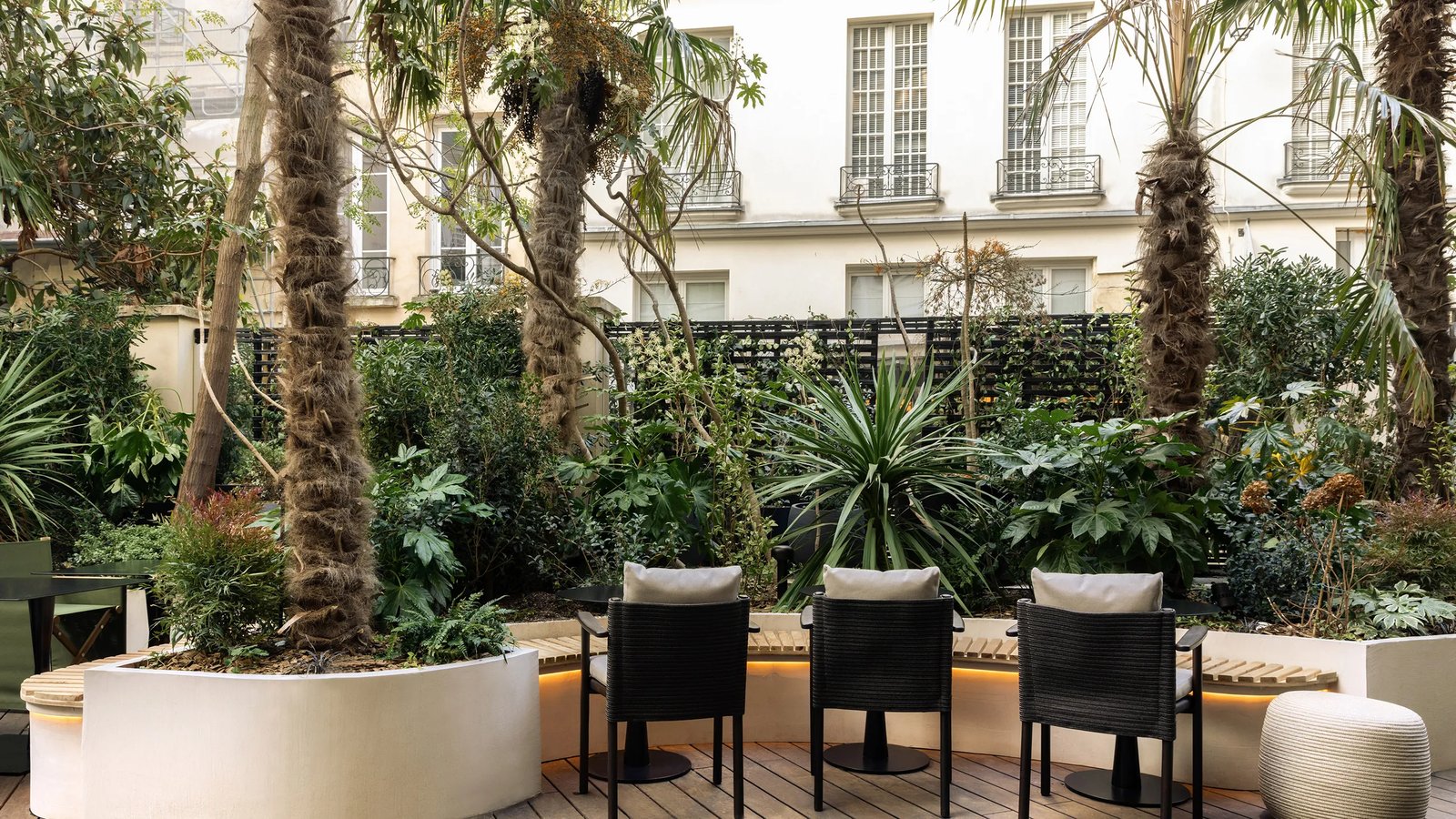 Hôtel Dame des Arts — vibe