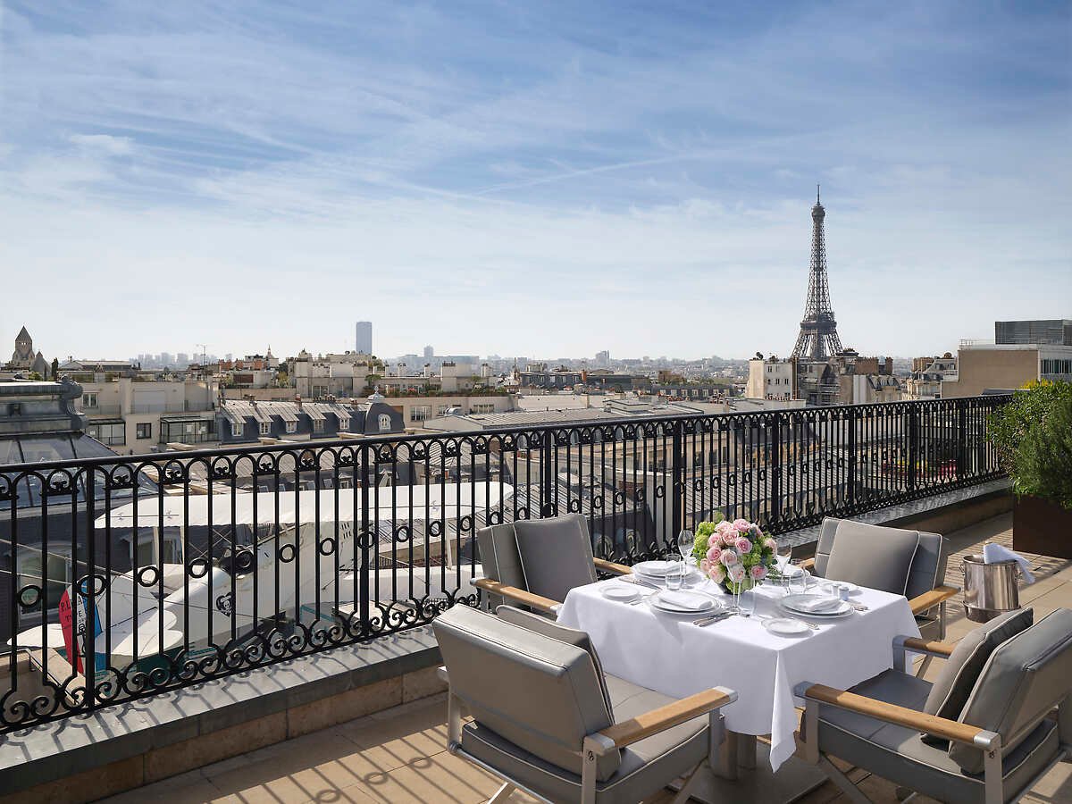 The Peninsula Paris — vibe
