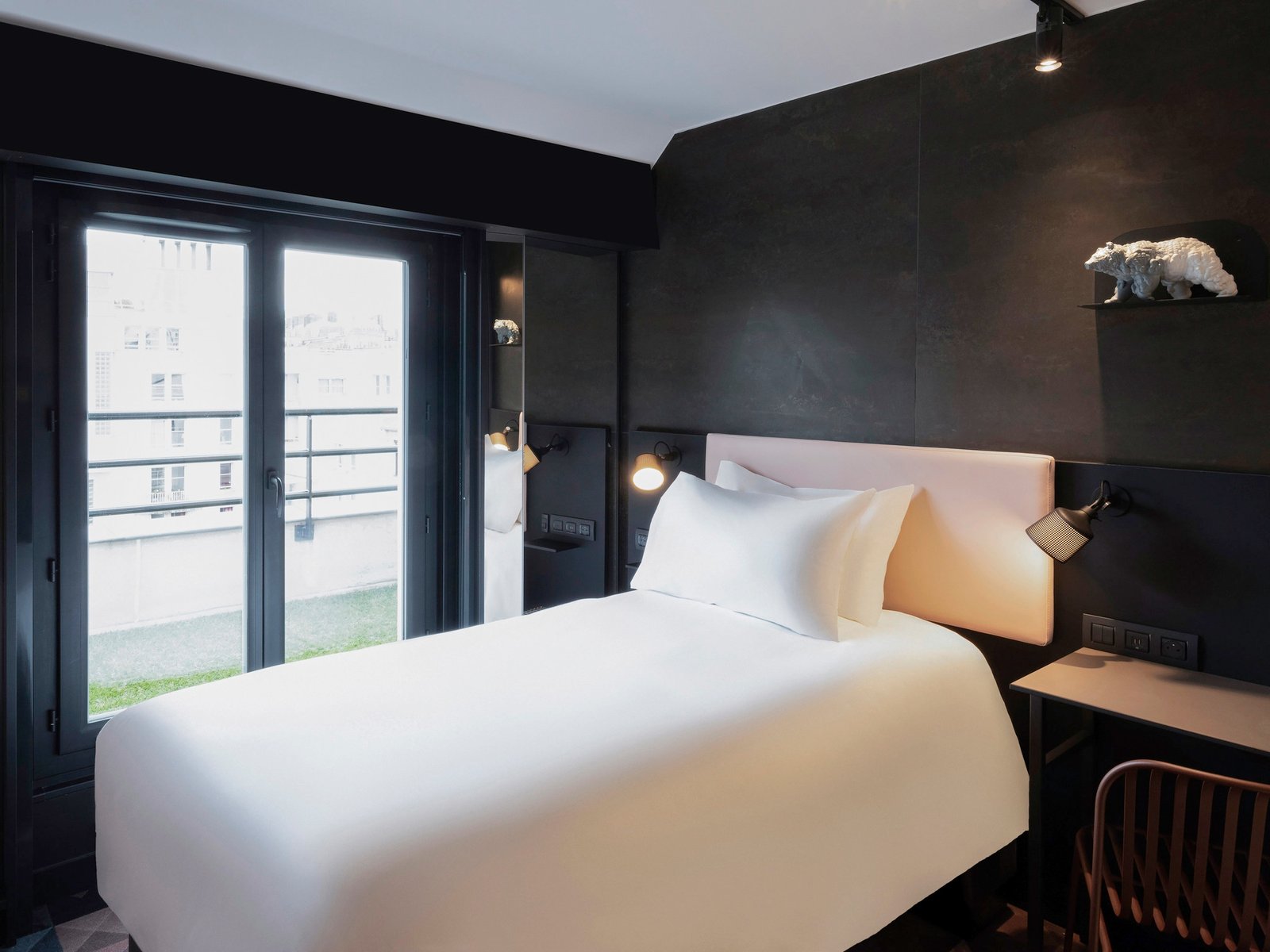 TRIBE Paris Batignolles — rooms