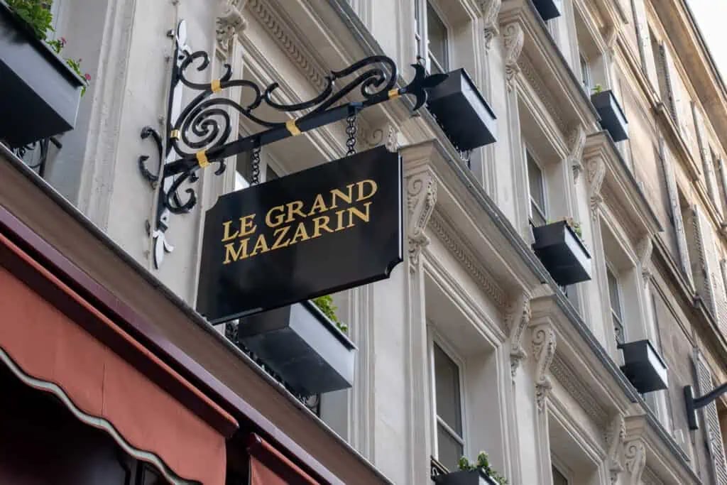 Hôtel Le Grand Mazarin — backstory