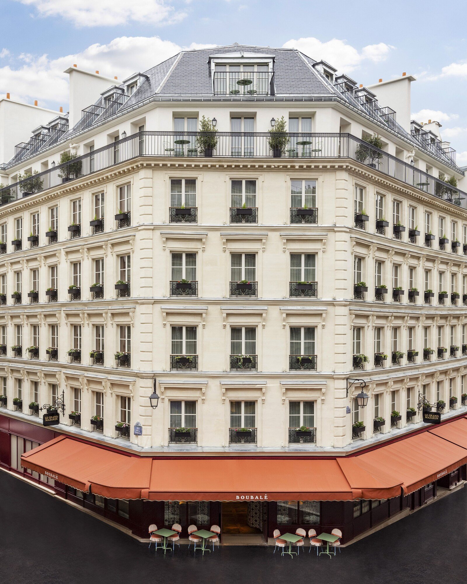 Hôtel Le Grand Mazarin — backstory