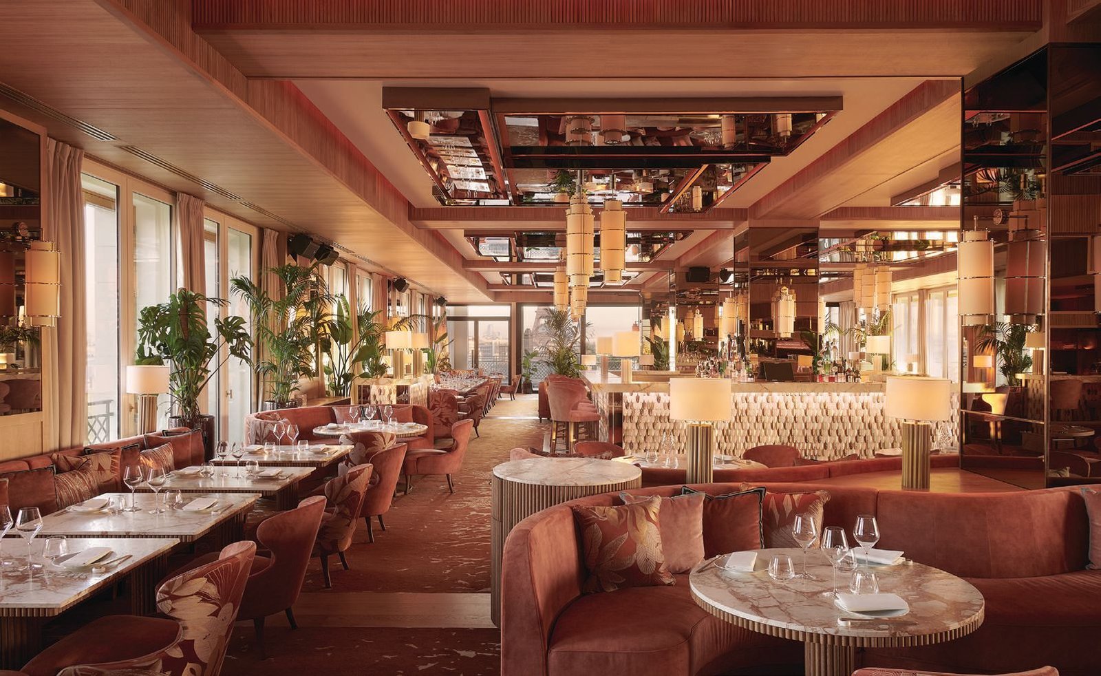 SAX Paris, LXR Hotels & Resorts, at the table