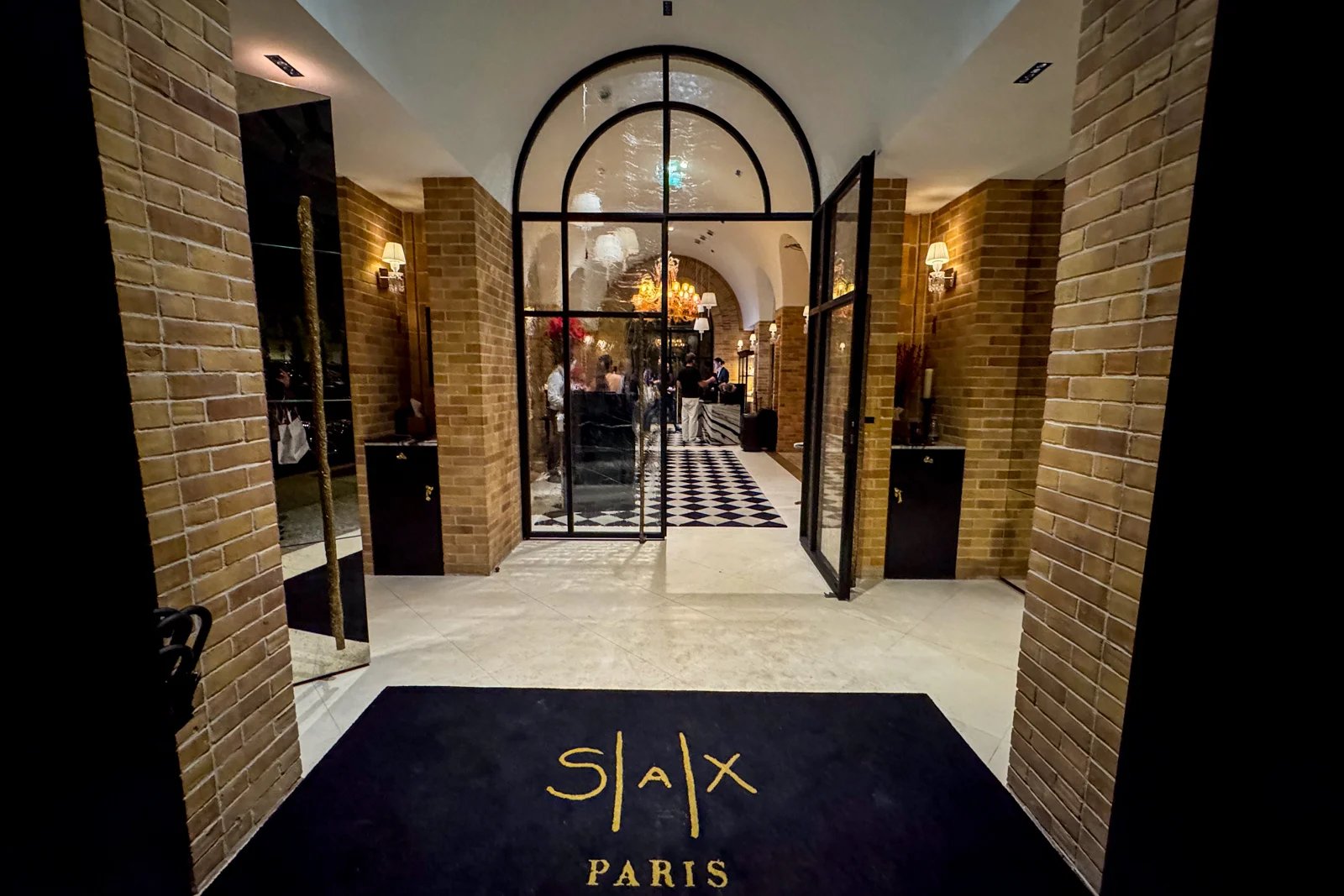 SAX Paris, LXR Hotels & Resorts — vibe