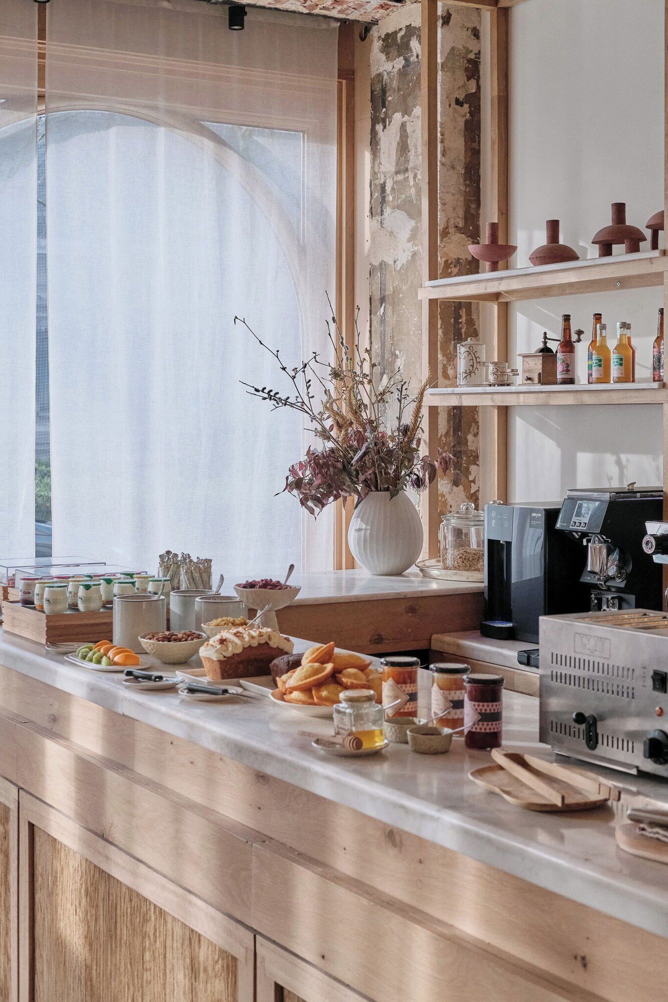 Hotel Élysée Montmartre — eat & drink