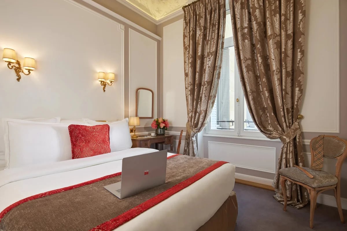 Hotel Regina Louvre — rooms