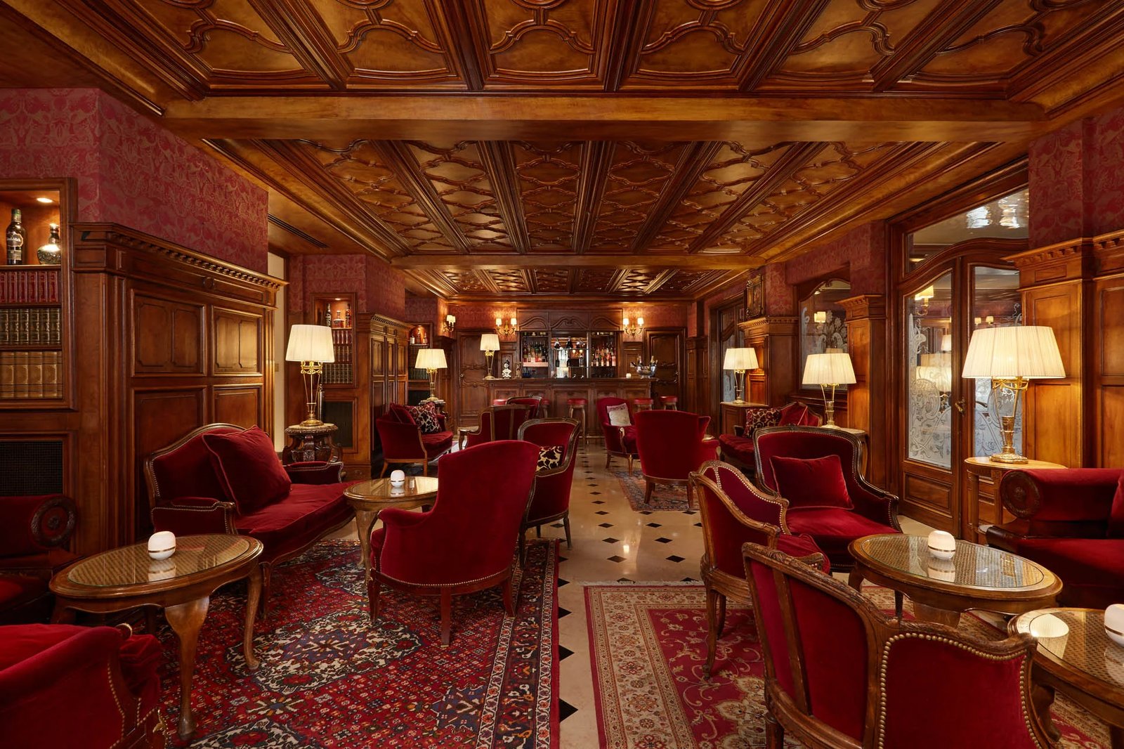 Hotel Regina Louvre, at the table