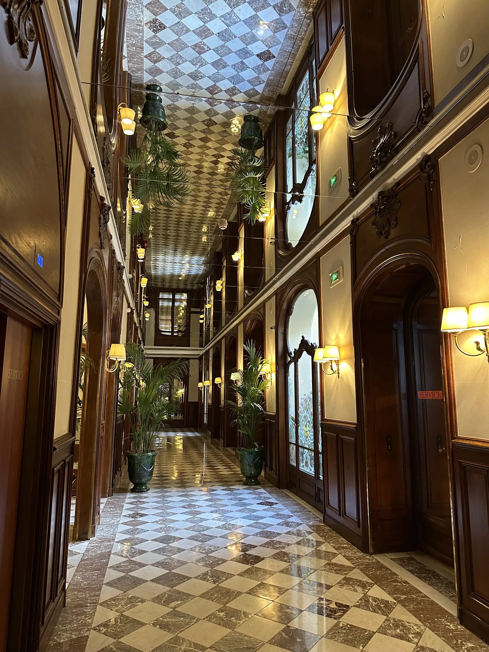 Hotel Regina Louvre — vibe