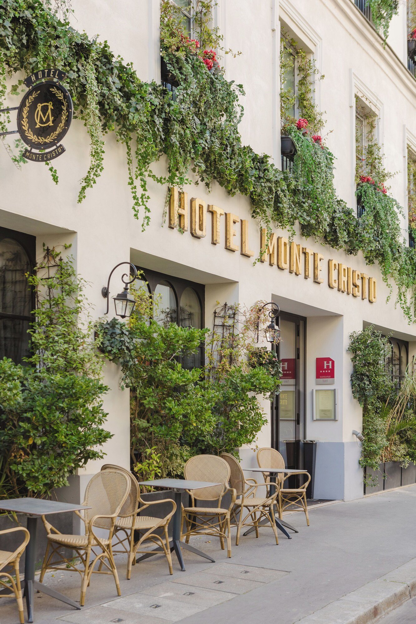 Hôtel Monte Cristo, how it began