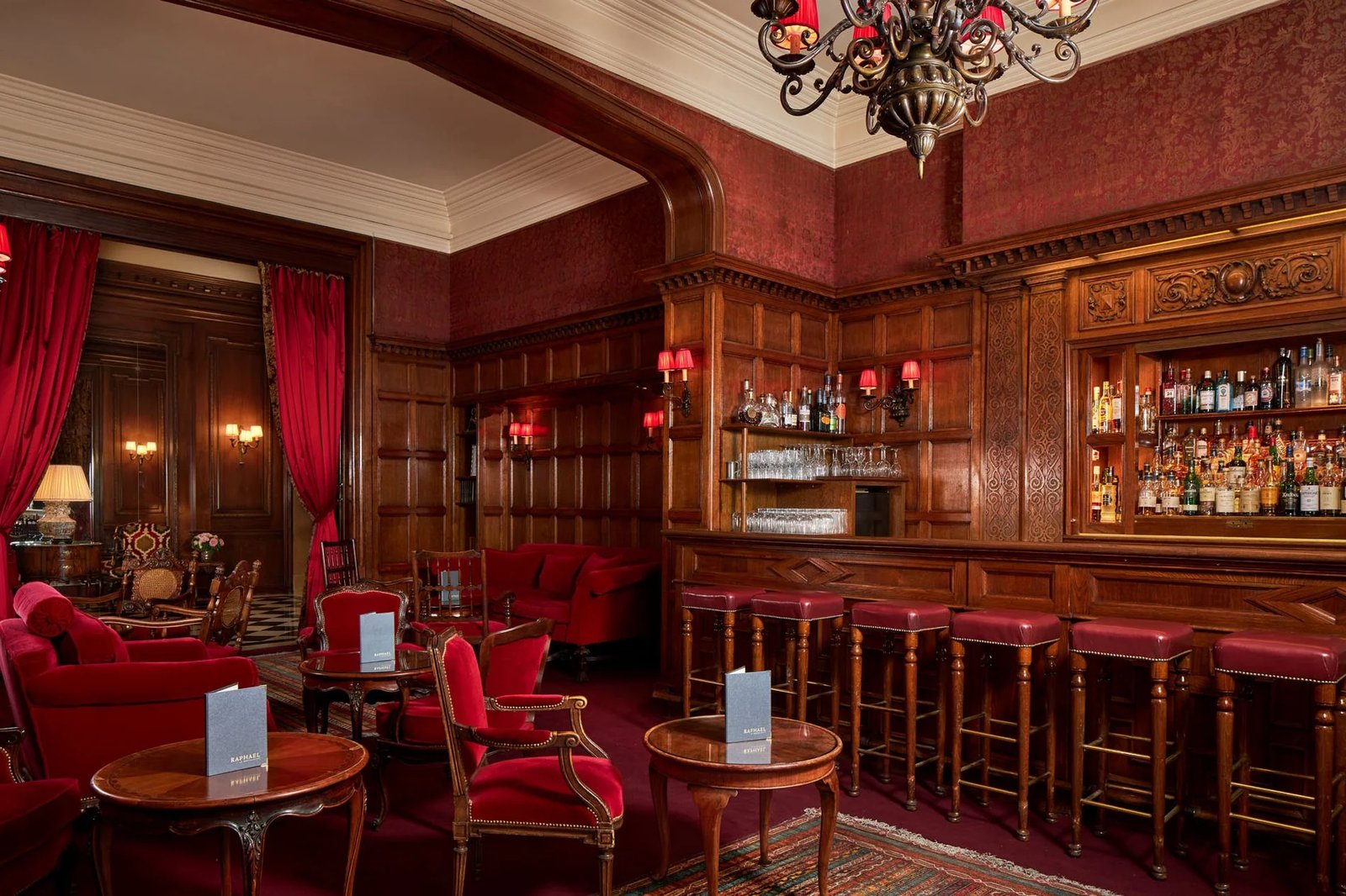 Hotel Raphaël — eat & drink