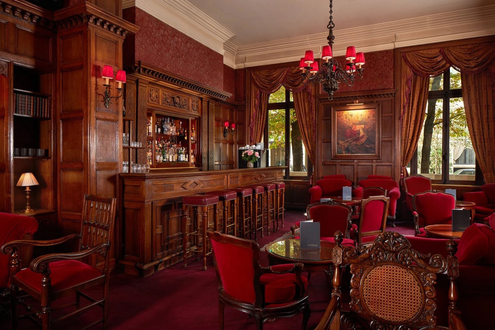 Hotel Raphaël — eat & drink