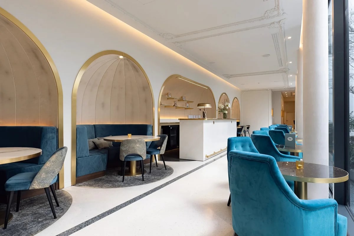 Maison Albar - Le Vendome Hotel, at the table