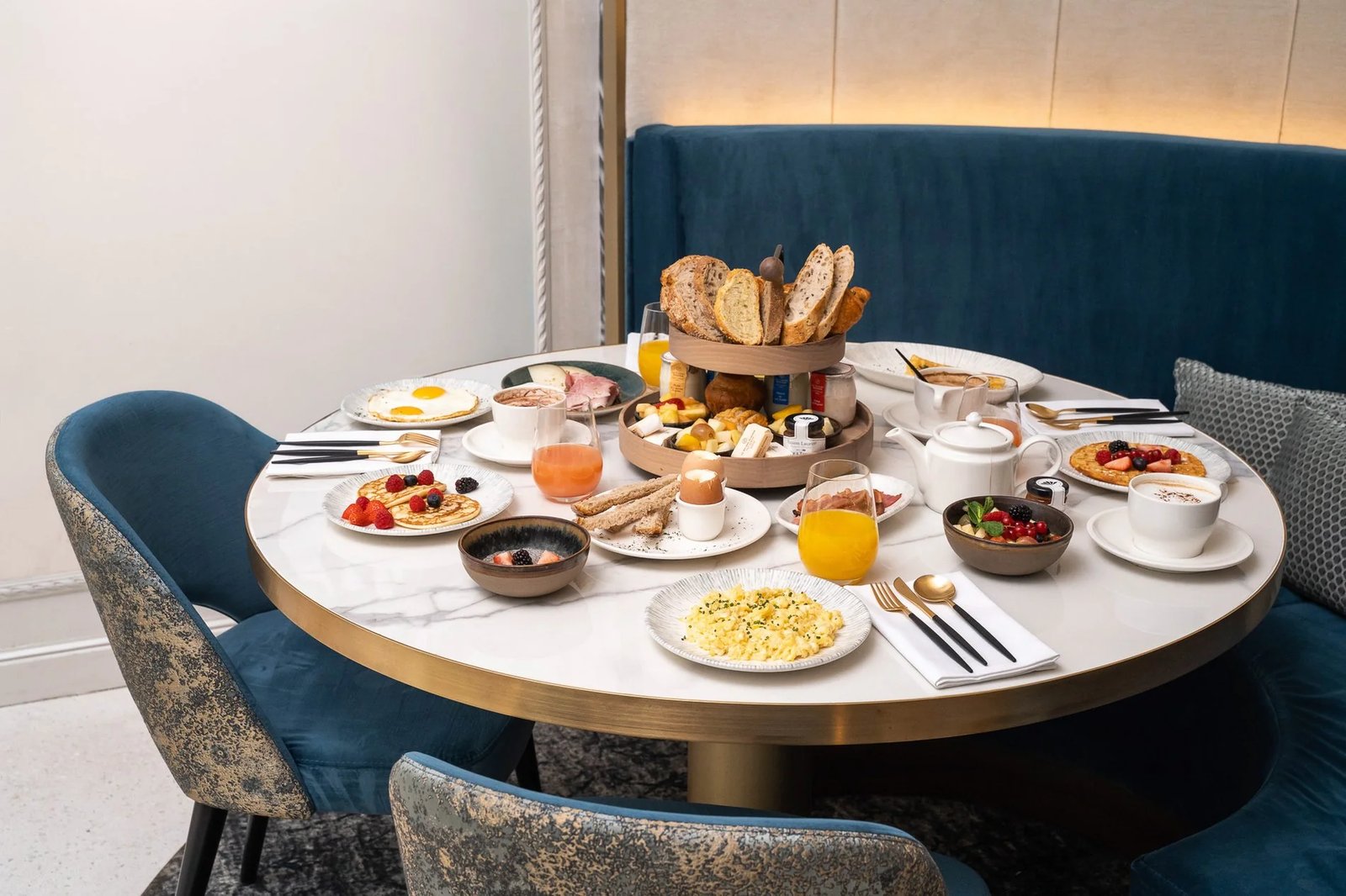 Maison Albar - Le Vendome Hotel, at the table