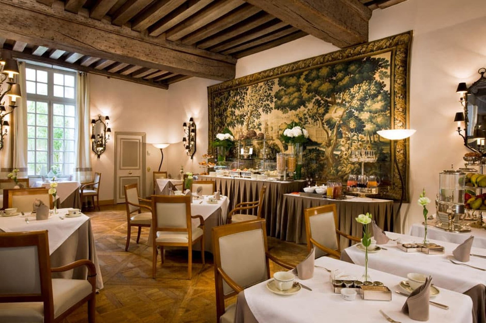 Hôtel d'Aubusson — eat & drink