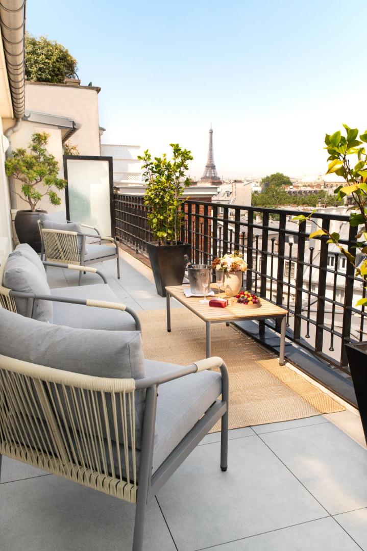 Hotel Pont Royal — vibe