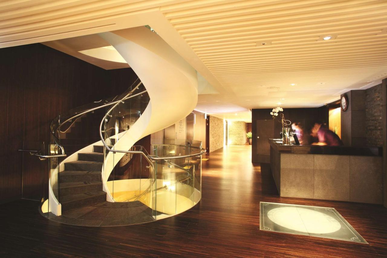 Banyan Tree Club & Spa Seoul — vibe