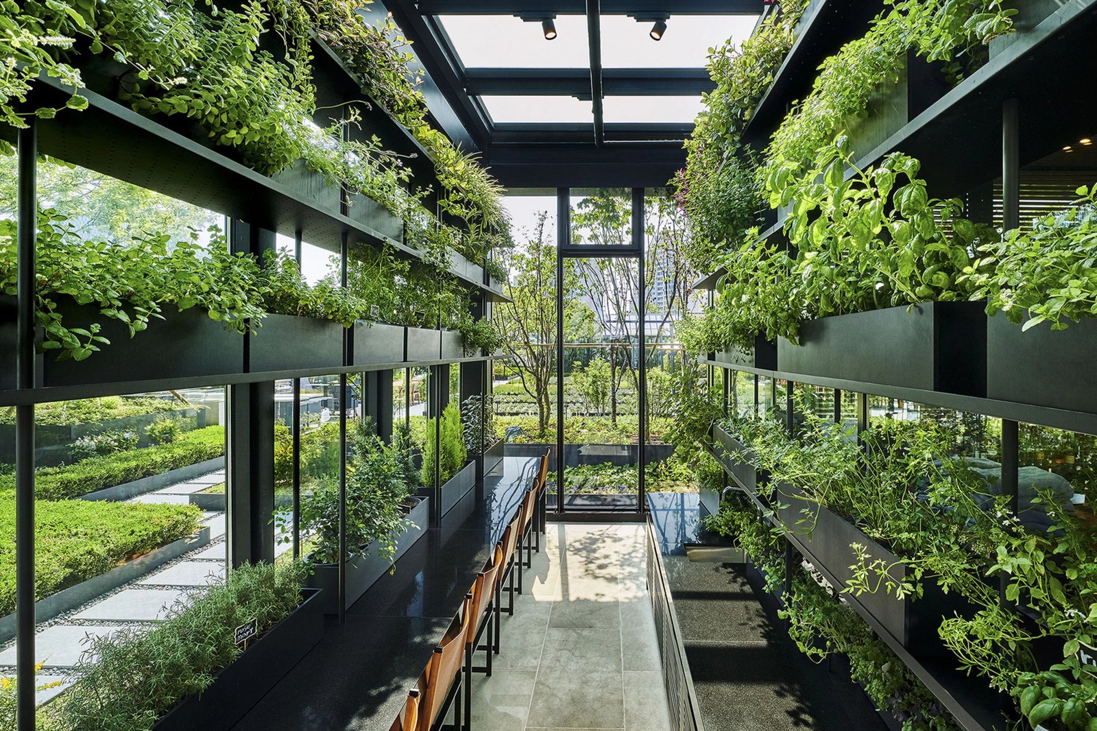 JW Marriott Hotel Seoul — vibe