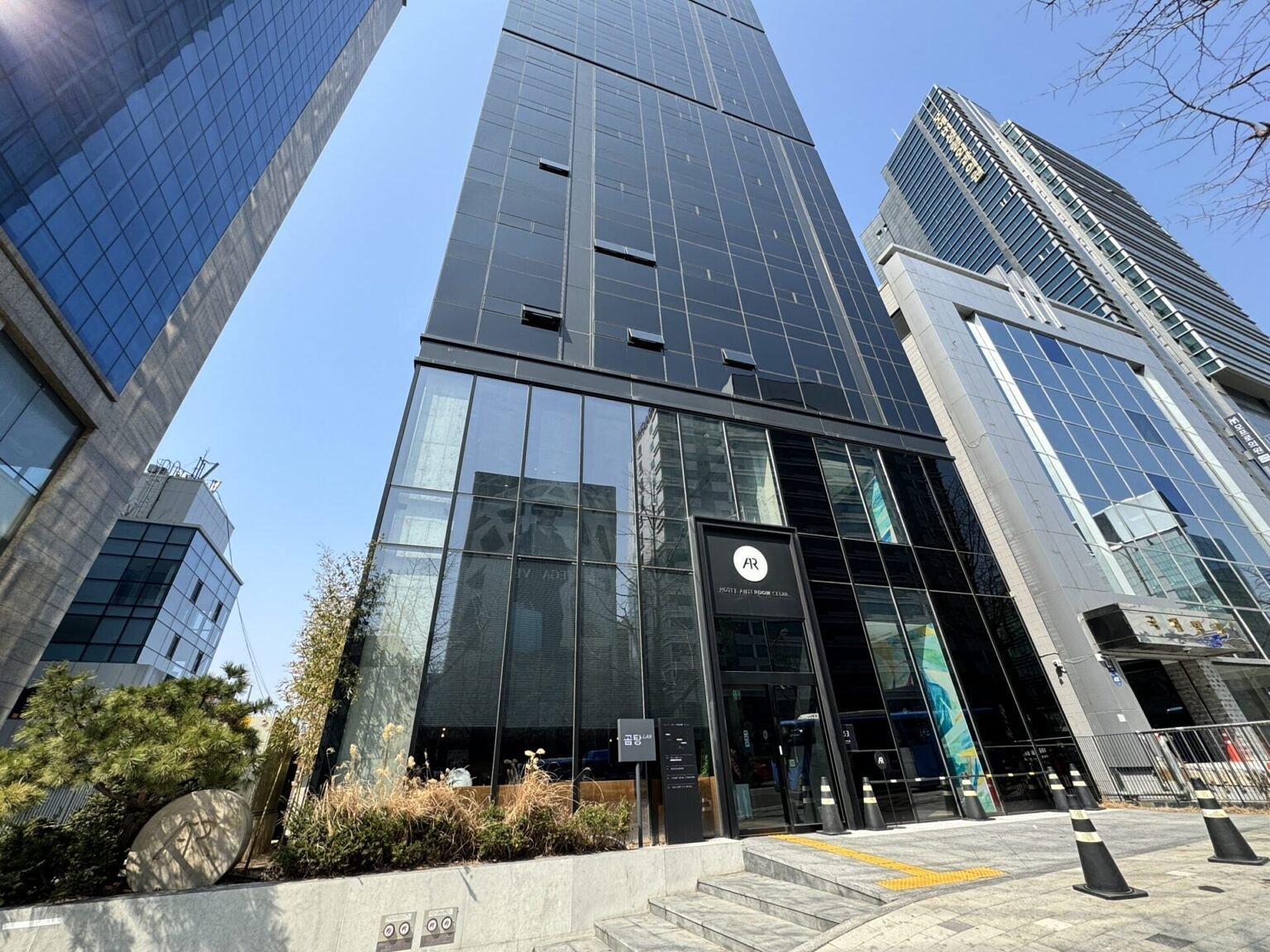Hotel Anteroom Seoul — backstory