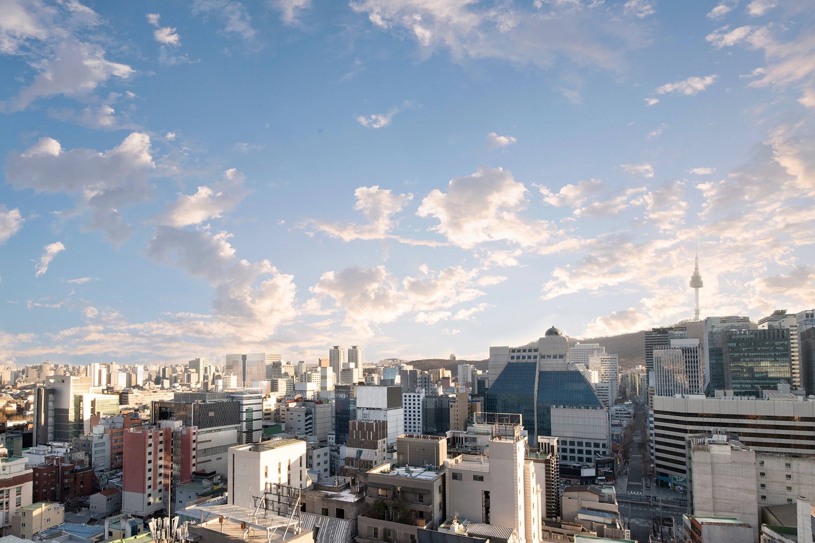 Moxy Seoul Insadong — vibe