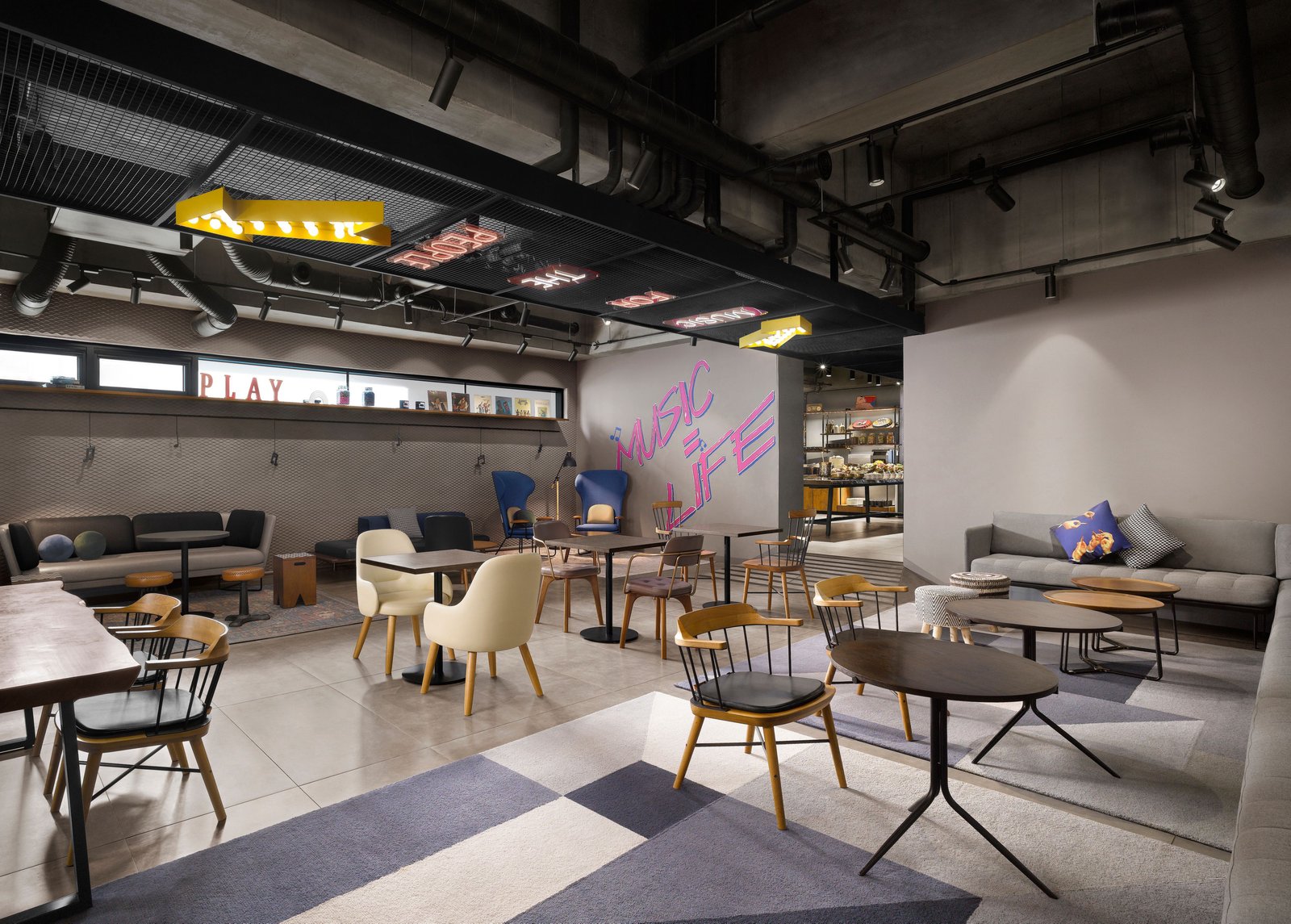 Moxy Seoul Insadong — eat & drink