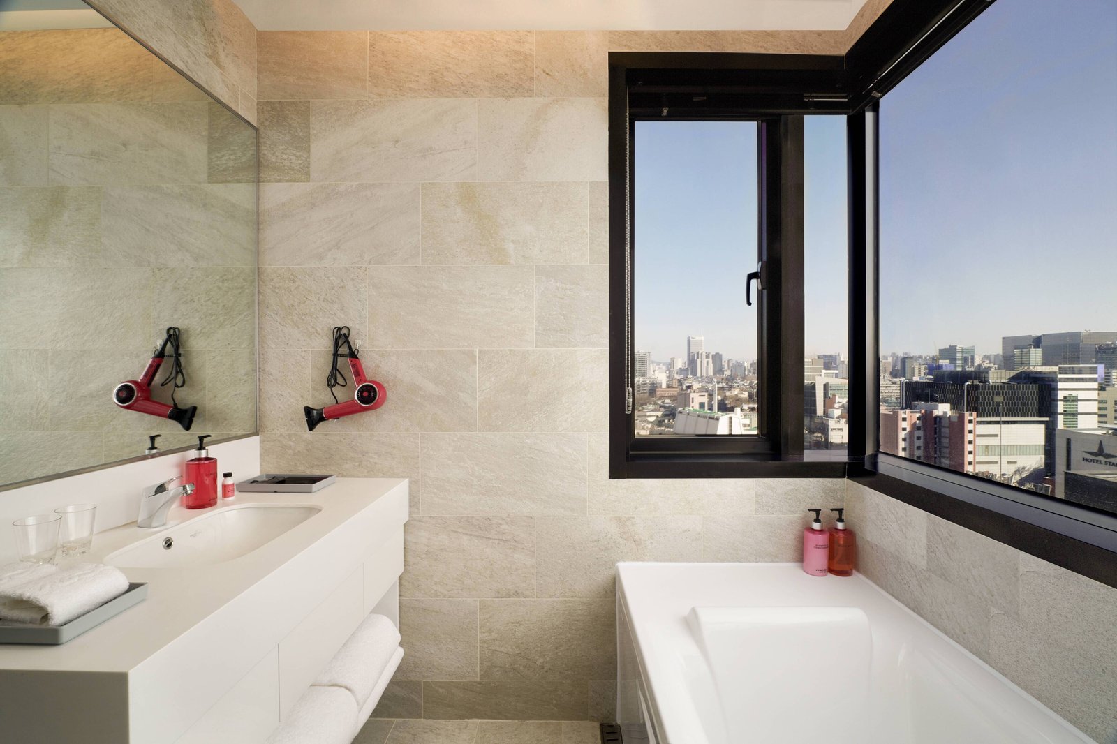 Moxy Seoul Insadong — rooms