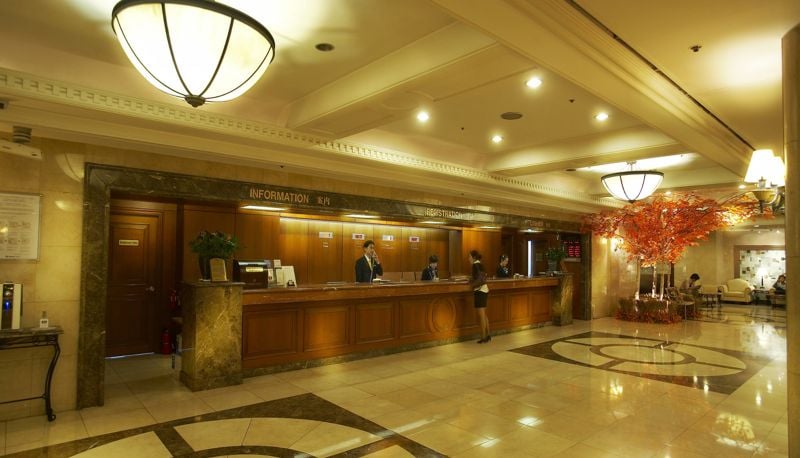 Hotel Koreana — vibe