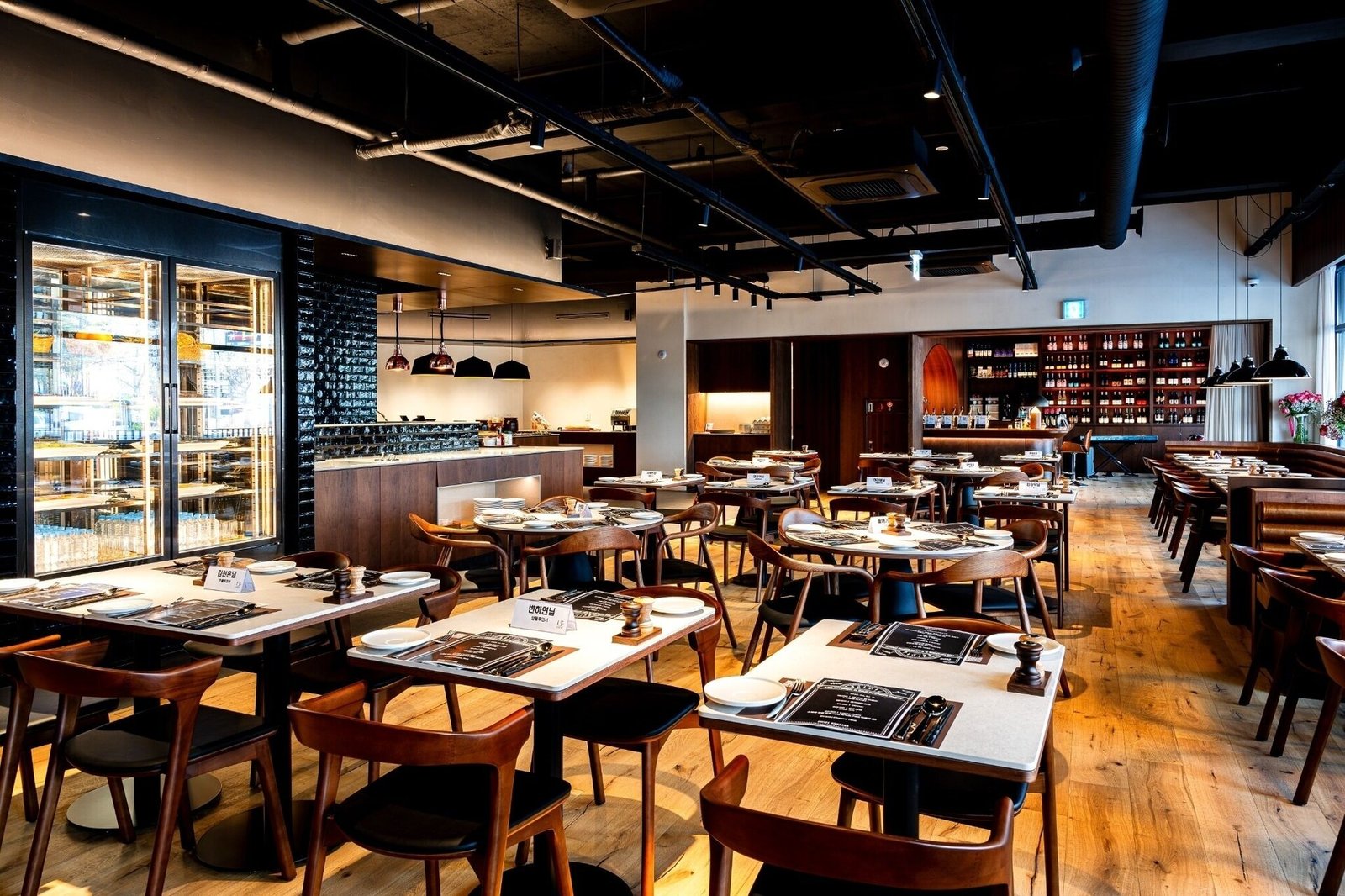 Hotel Koreana, 135 kitchen & bar