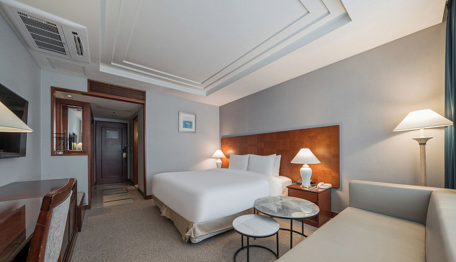 Hotel Koreana — rooms