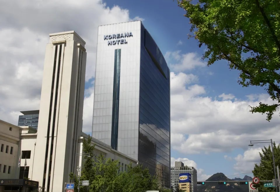 Hotel Koreana — backstory