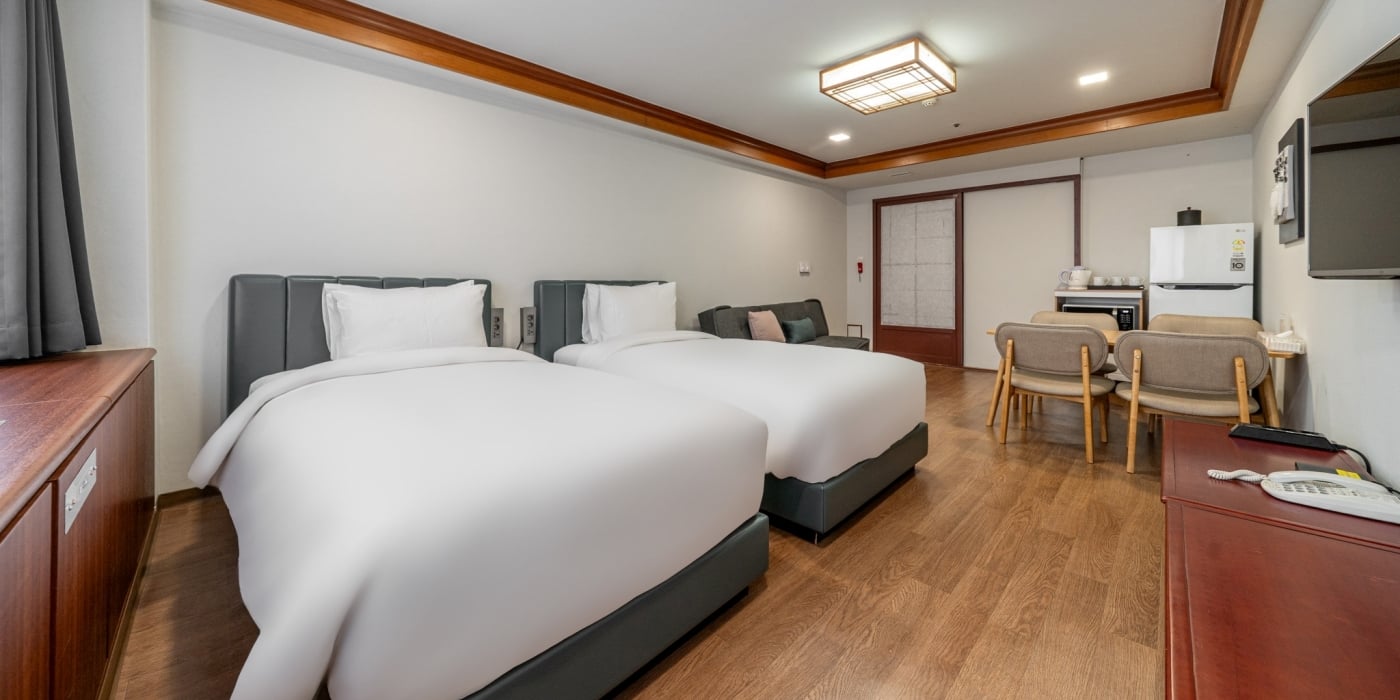 Hotel Koreana — rooms