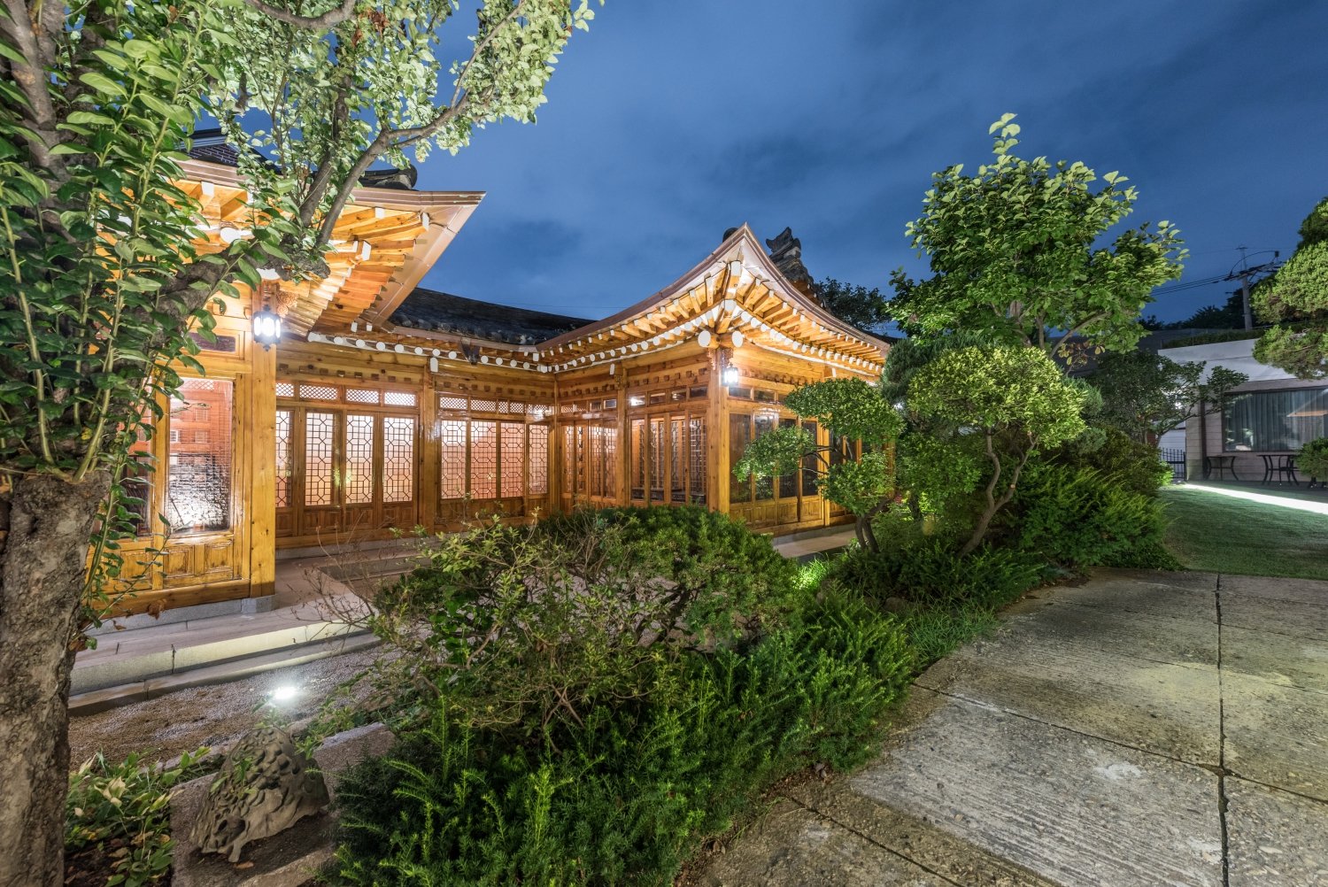 Bonum 1957 Hanok And Boutique — vibe
