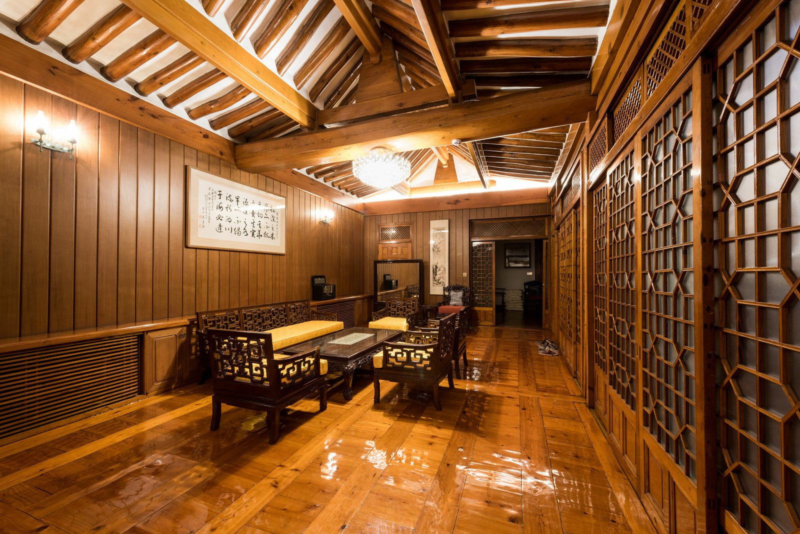 Bonum 1957 Hanok And Boutique — eat & drink