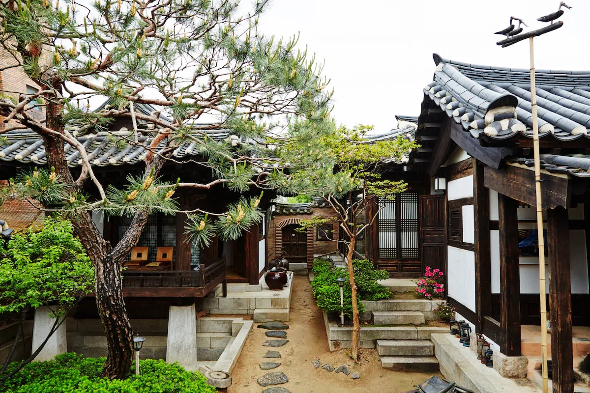 Rakkojae Seoul Main Hanok — vibe