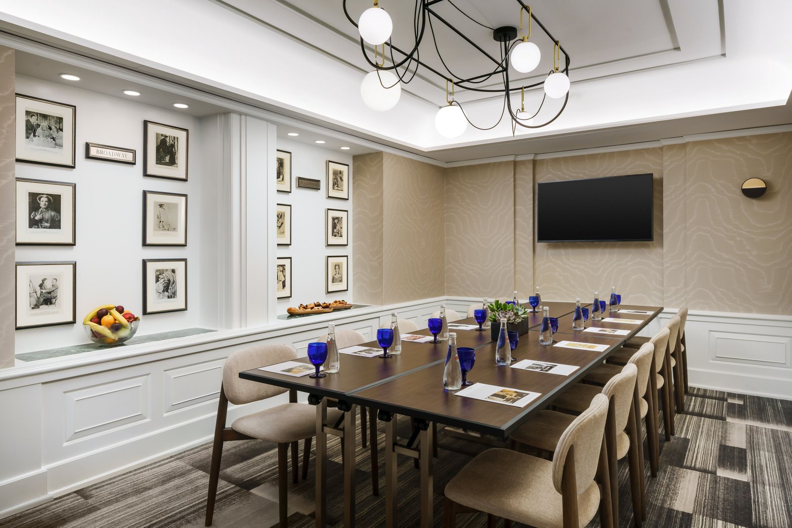 The Algonquin Hotel Times Square, Autograph Collection — eat & drink