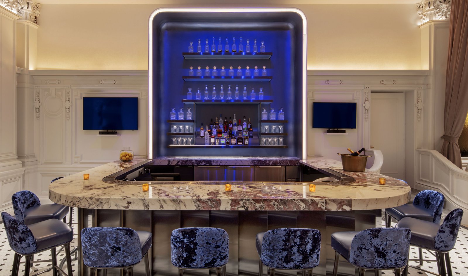 The Algonquin Hotel Times Square, Autograph Collection — eat & drink