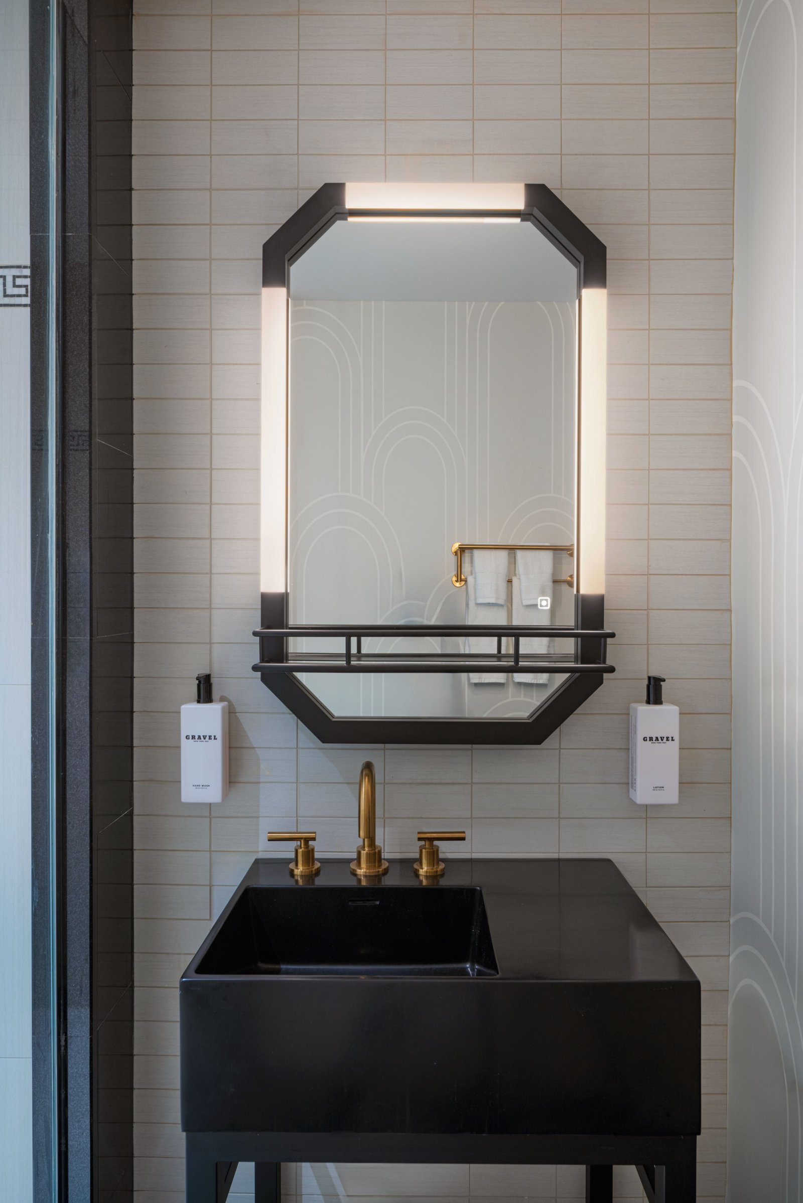 The Algonquin Hotel Times Square, Autograph Collection — rooms