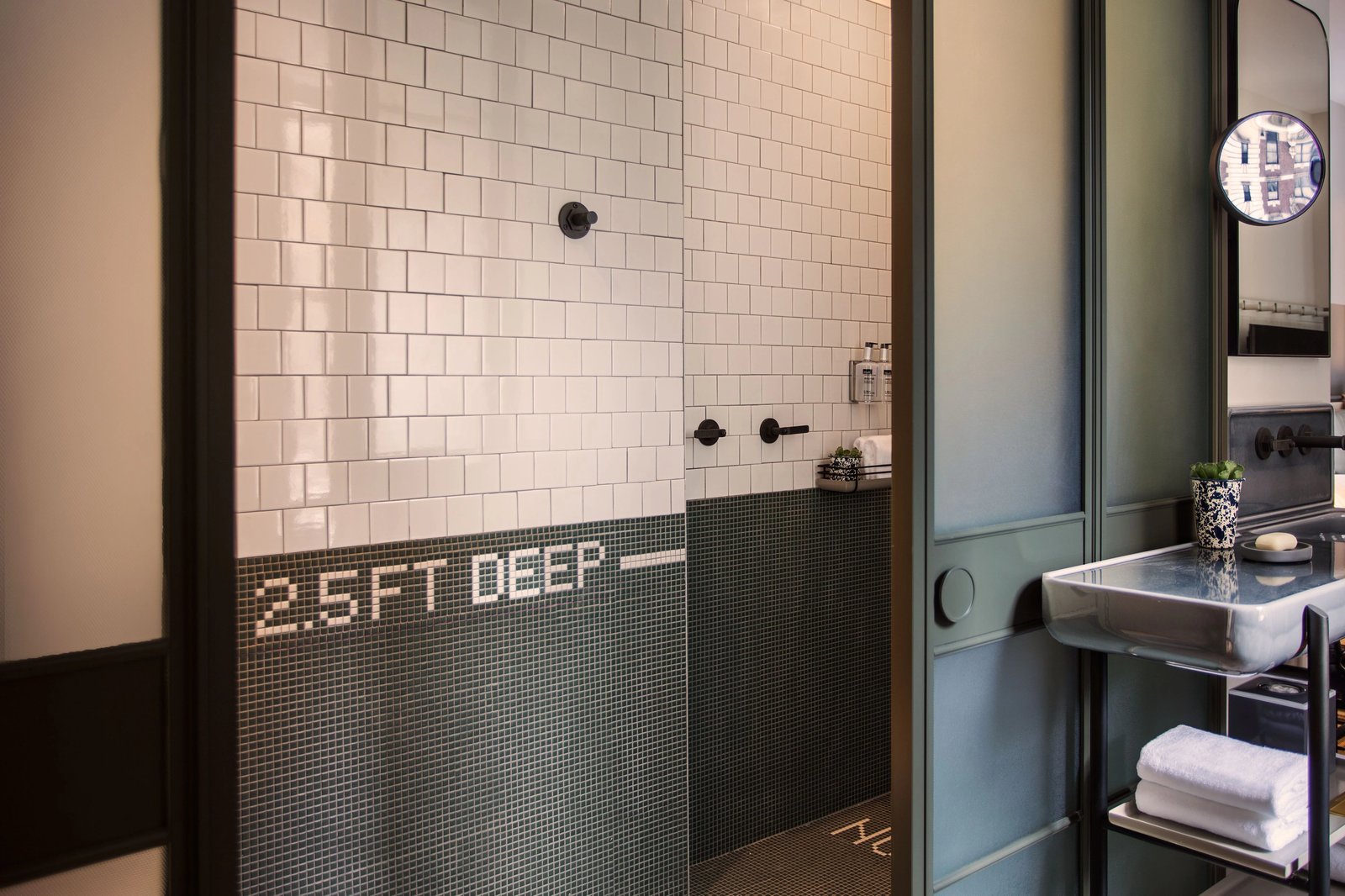 Moxy Times Square — rooms