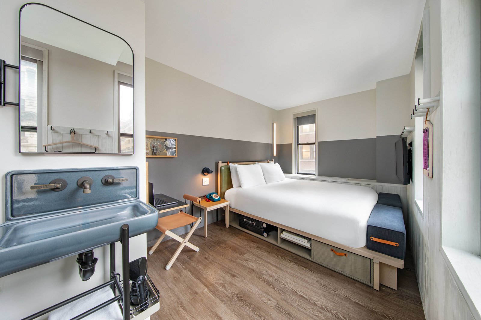 Moxy Times Square — rooms