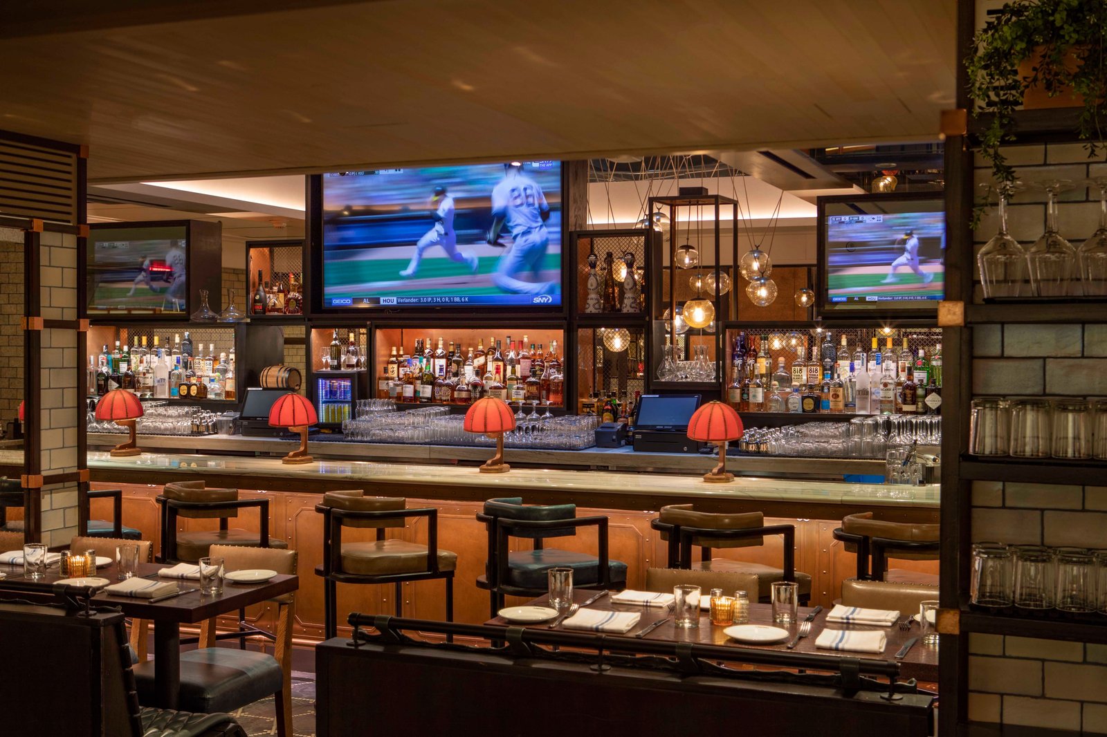 Moxy Times Square, legasea bar & grill