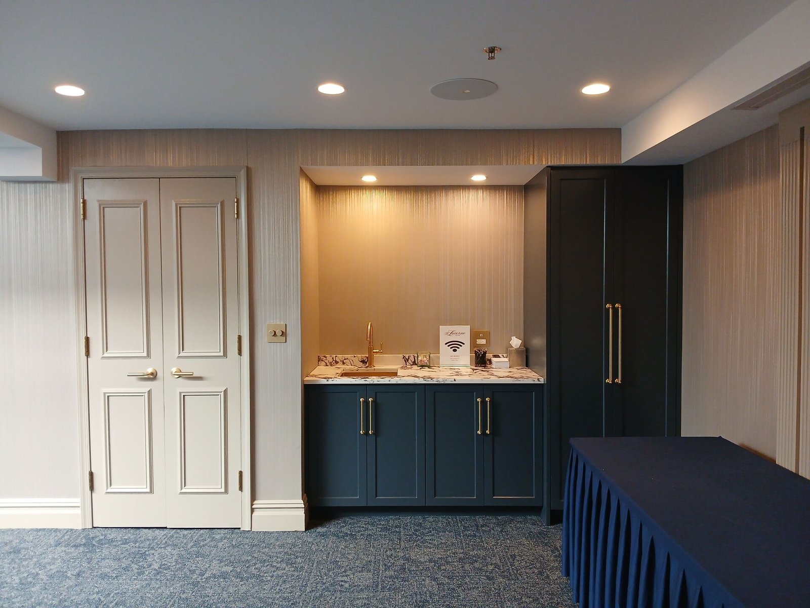 The Lucerne Hotel — rooms