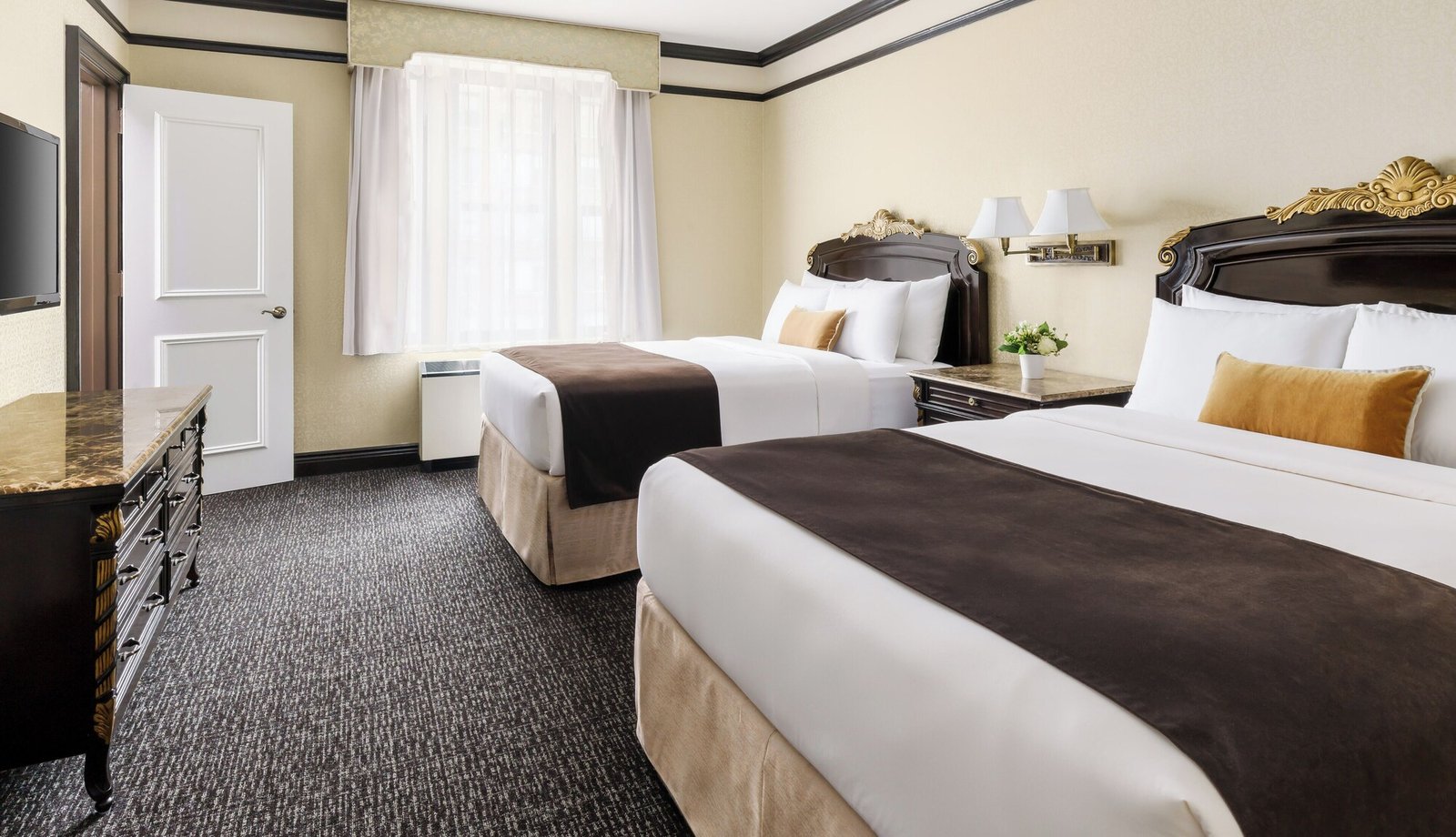 The Lucerne Hotel — rooms
