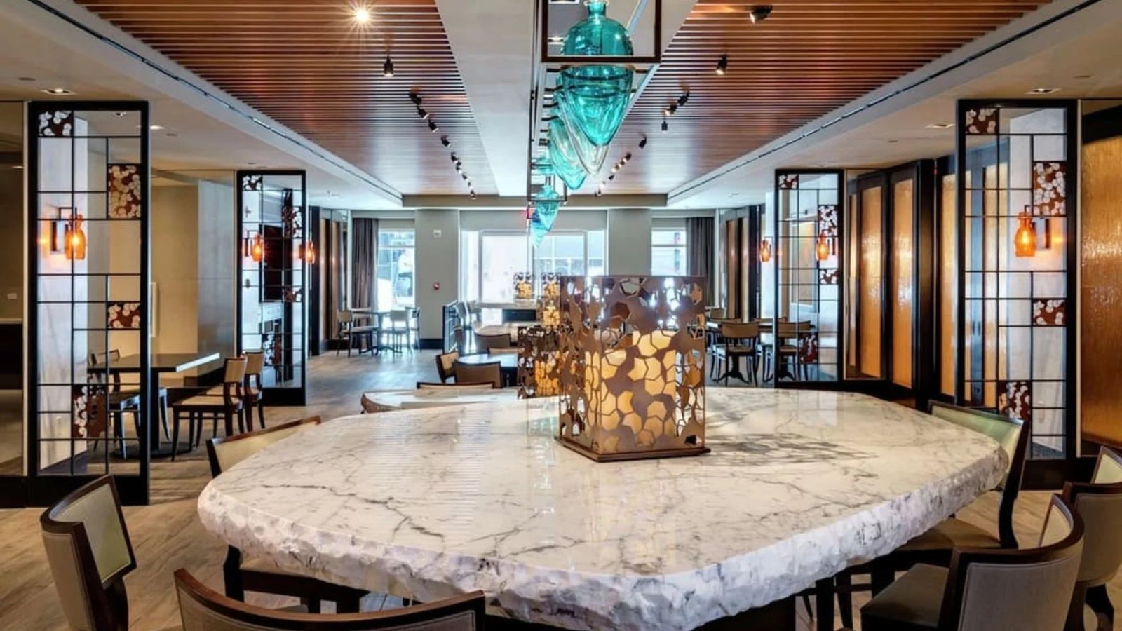 New York Hilton Midtown — eat & drink