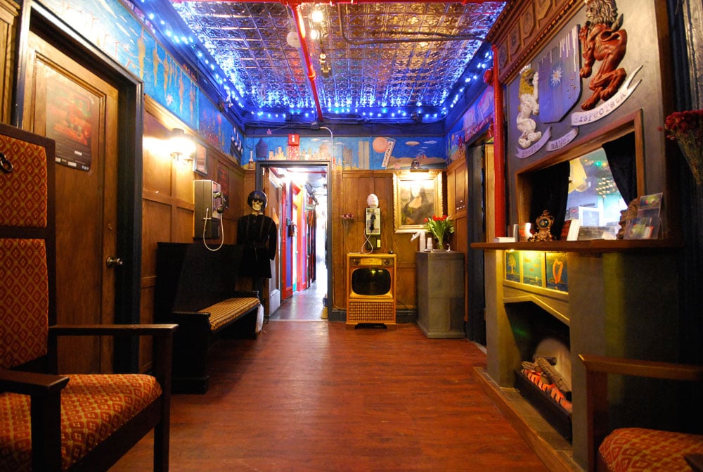 Carlton Arms Hotel — vibe