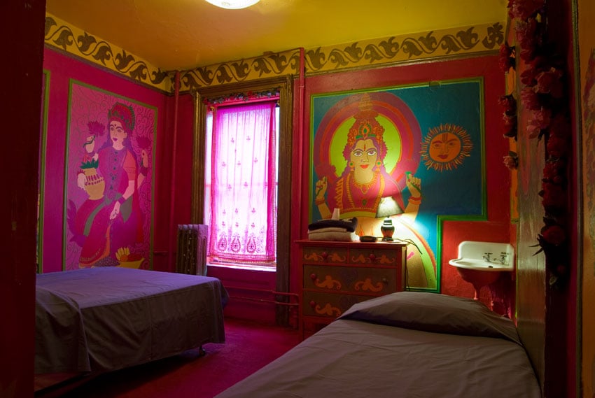 Carlton Arms Hotel — rooms