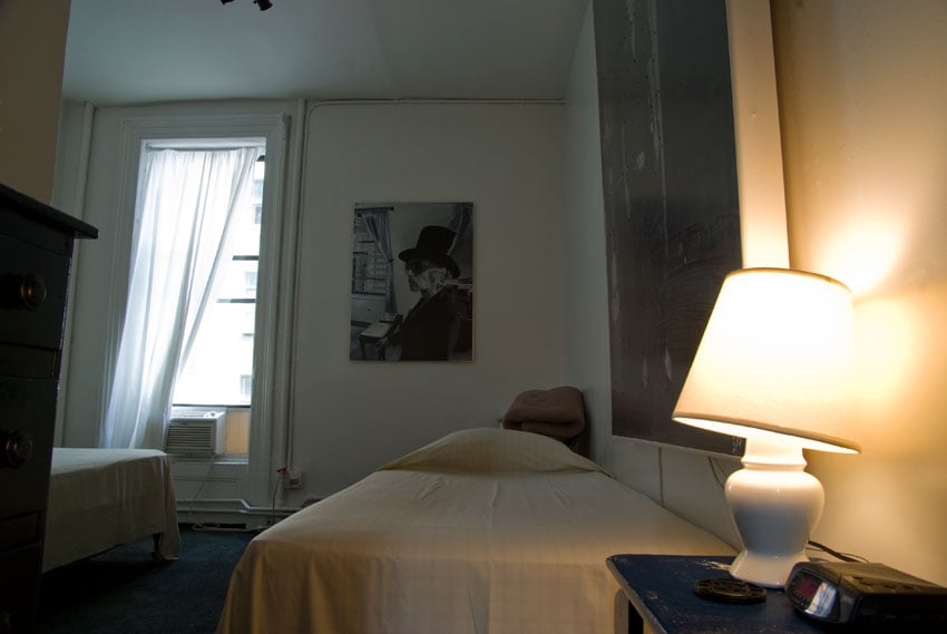 Carlton Arms Hotel — rooms