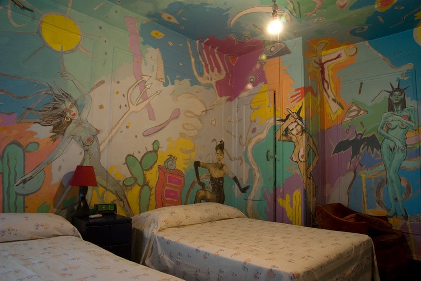 Carlton Arms Hotel — rooms