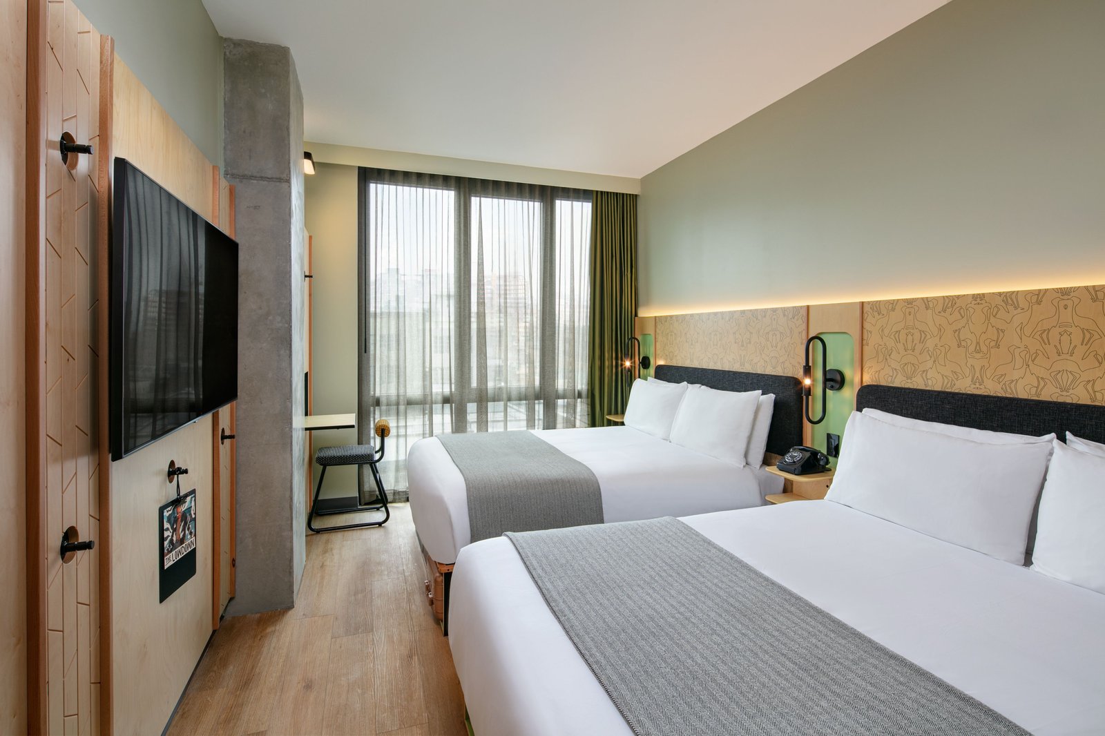 Moxy Brooklyn Williamsburg — rooms