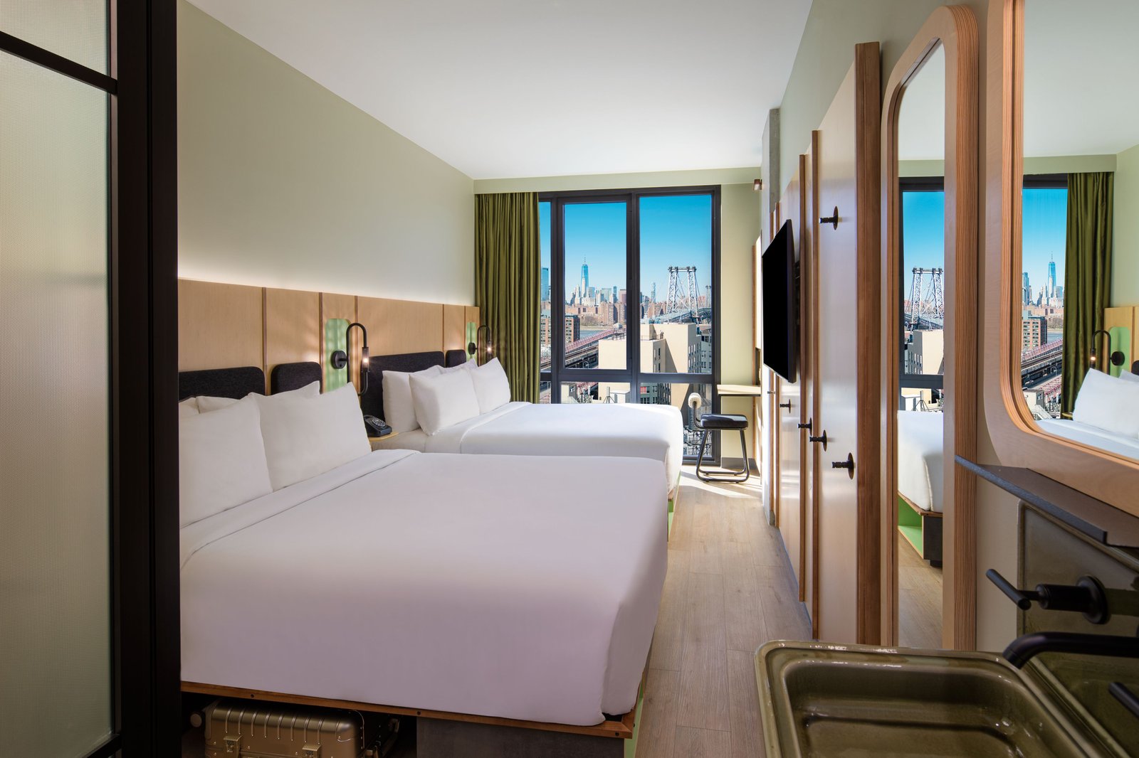 Moxy Brooklyn Williamsburg — rooms