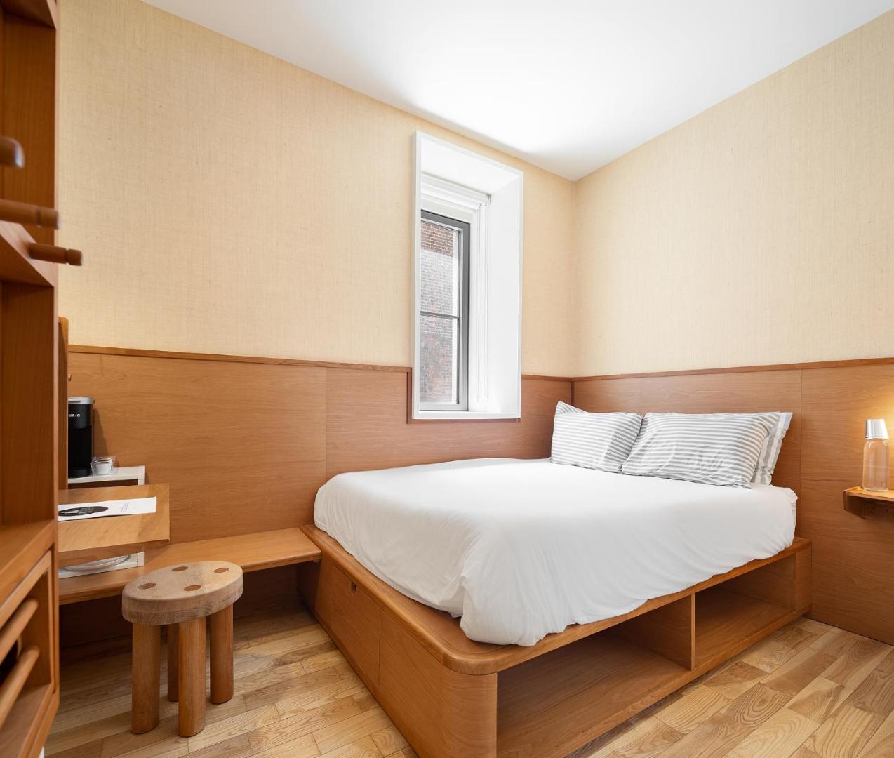 Untitled at 3 Freeman Alley — rooms