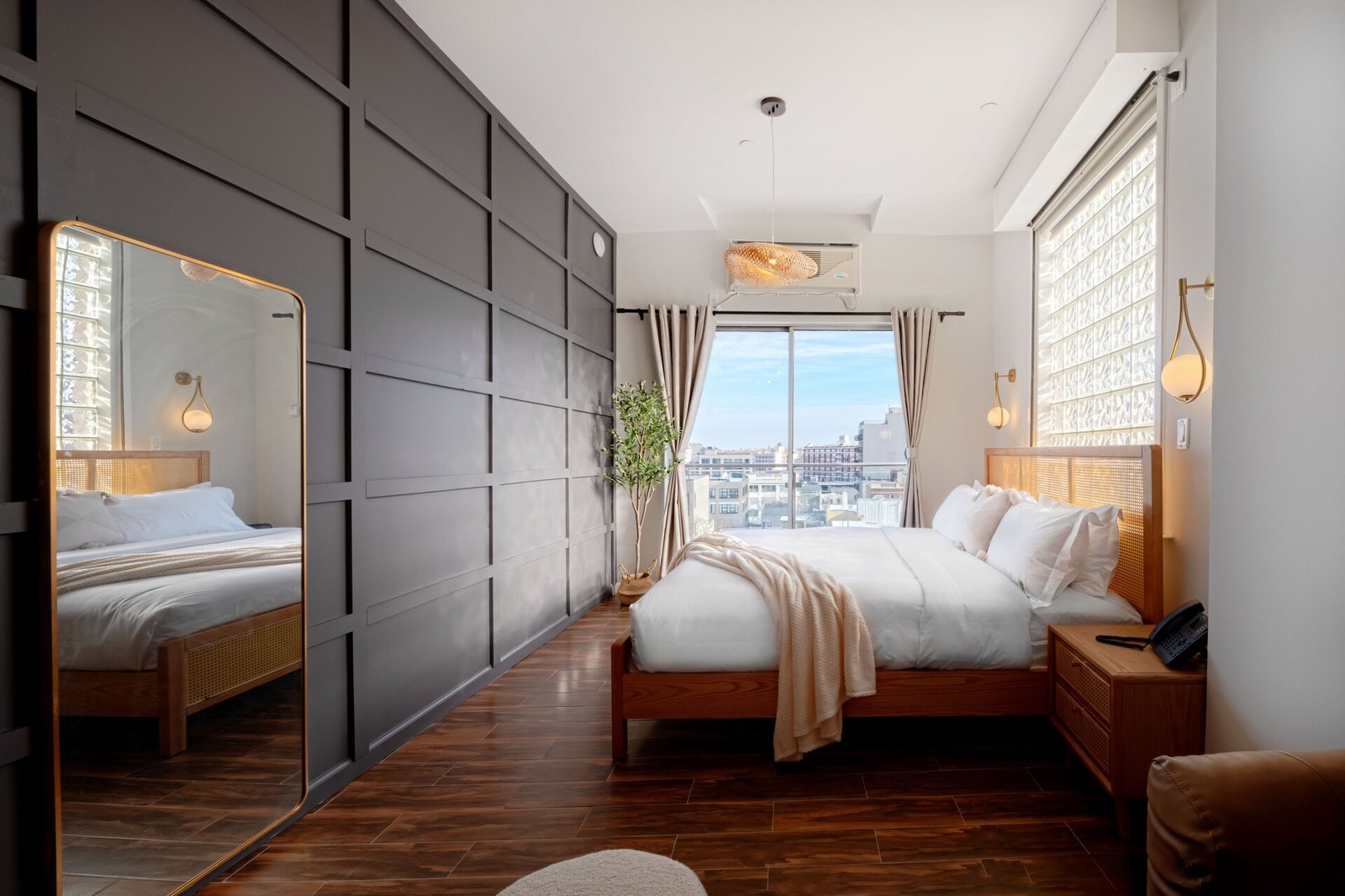The Modernist Hotel — rooms