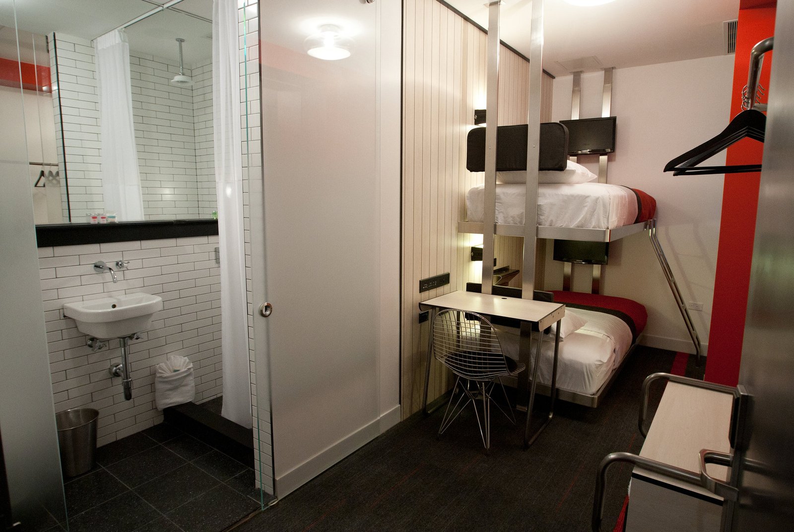 Pod 39 — rooms